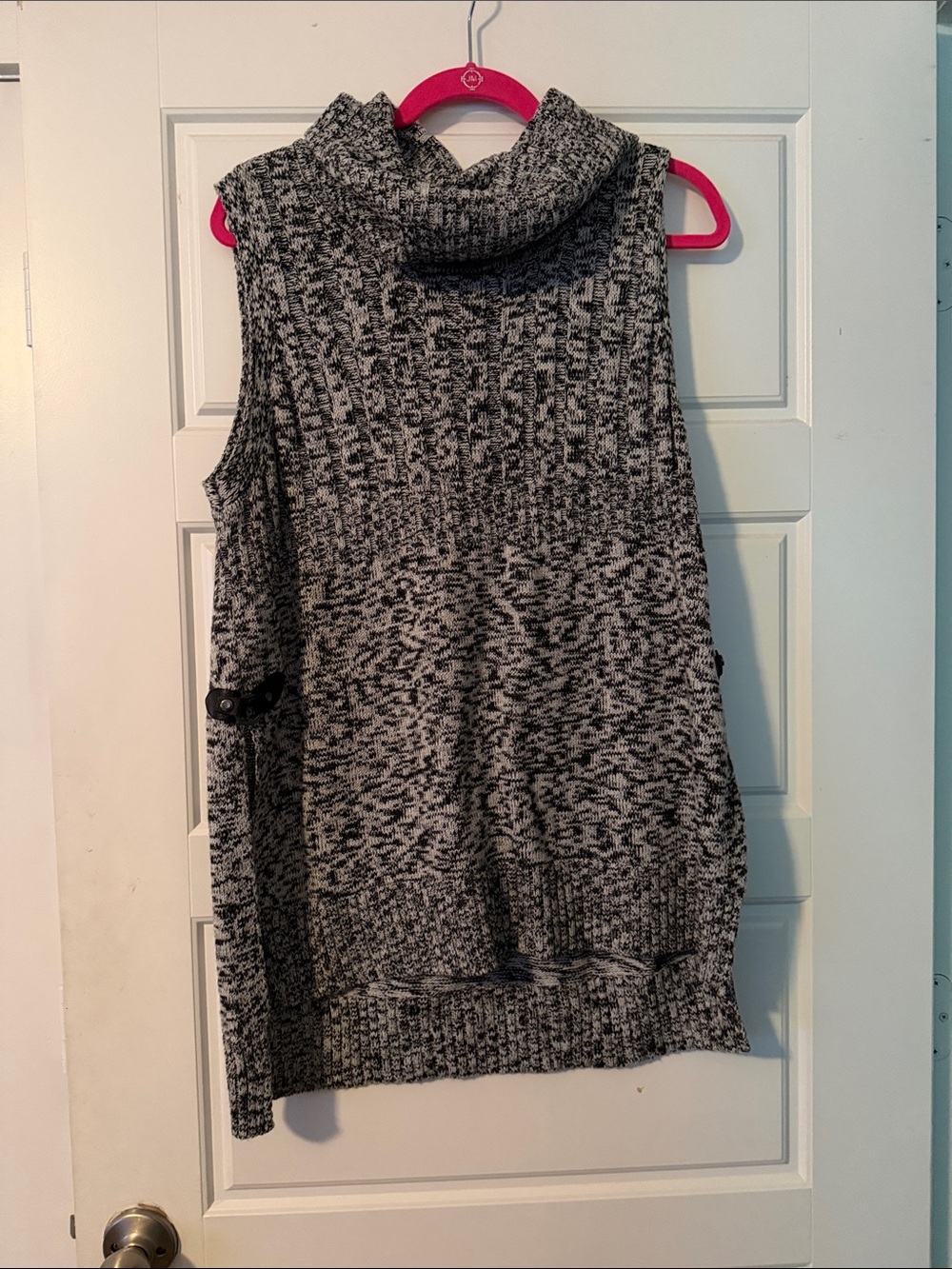 Sleeveless Cowl Neck Knit Sweater Vest - Black & White
